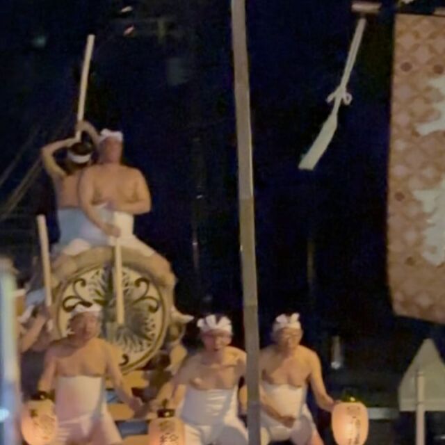 2年連続参加🌸
ユネスコの無形文化遺産　飛騨古川祭　
起し太鼓がメインなので、のんびりR41から飛騨一之宮で
お蕎麦を食し、臥龍桜🌸見物🚶樹齢1,100年　見事な
先にチェックイン✅を済ませて濃飛バス🚌で古川入り
早めに🍺して祭りに備える💪　起し太鼓🥁本番‼️
すごい人出😳　でも感動🥹　屋台と一緒に練り歩き　高山戻りお楽しみ会😊　翌朝は清見でモーニング☕️して帰路へ
西ウレ峠でふきのとう🥦狩りした  #飛騨古川 
#古川祭 
#起し太鼓 
#あゝ野麦峠 
#八ツ三館 
#飛騨一之宮 
#臥龍桜 
#手打ち蕎麦 
#のぼりやカフェ三日町 
#西ウレ峠 
#ふきのとう 
#せせらぎ街道
#古川祭 #起し太鼓 #古川やんちゃ #屋台 ＃獅子舞 #からくり #子ども歌舞伎 #闘鶏楽 #朱雀組 #龍笛台組 #飛騨古川 #hida #japan